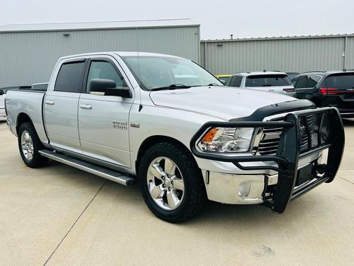 2016 RAM 1500 SLT