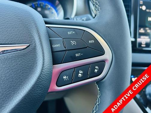 2024 Chrysler Pacifica Touring-L