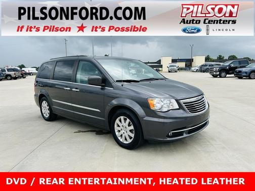2016 Chrysler Town & Country Touring