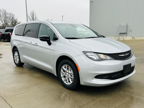 2026 Chrysler Voyager LX