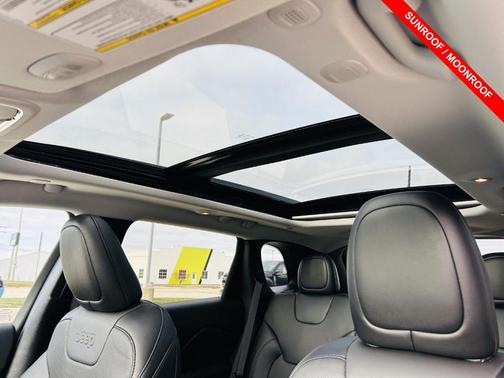 2022 Jeep Cherokee Latitude Lux