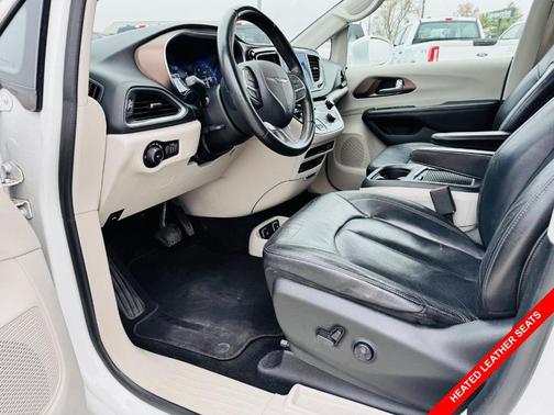 2017 Chrysler Pacifica Touring-L Plus