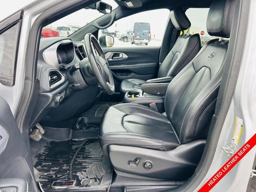 2023 Chrysler Pacifica Hybrid Touring L