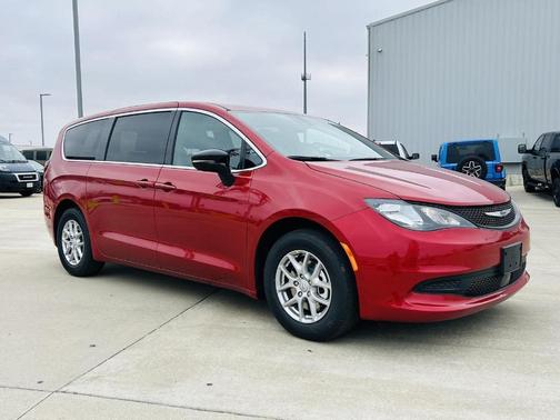 2026 Chrysler Voyager LX