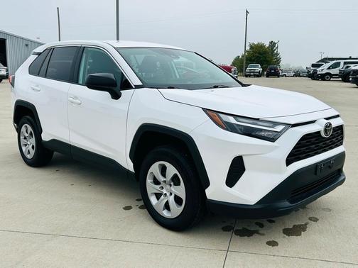 2024 Toyota RAV4 LE