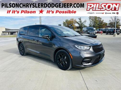 2022 Chrysler Pacifica Hybrid Touring L