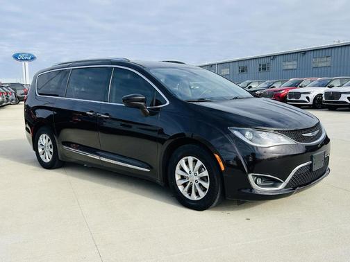 2018 Chrysler Pacifica Touring-L