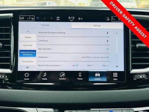 2026 Chrysler Voyager LX