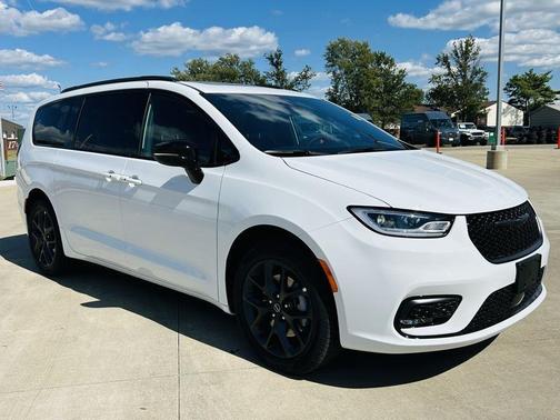 2026 Chrysler Pacifica Limited