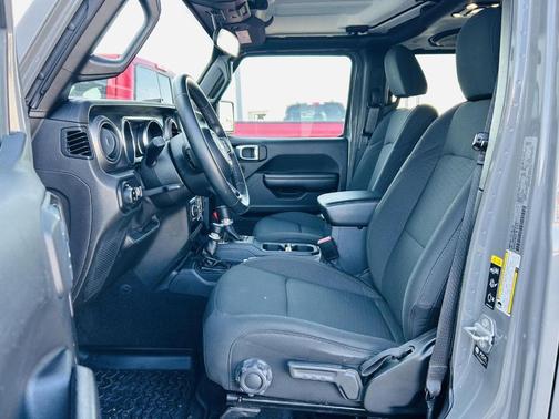 2021 Jeep Gladiator Sport