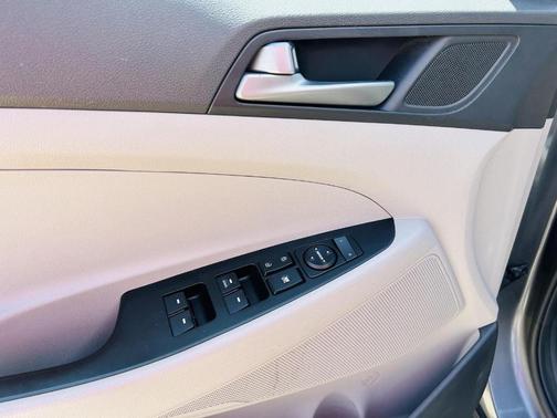 Coliseum Grey 2016 Hyundai TUCSON SE