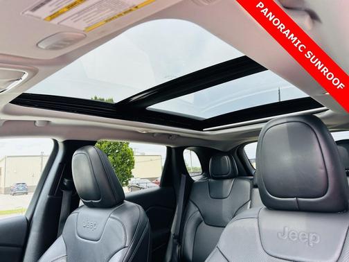 2022 Jeep Cherokee Latitude Lux