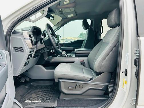 2023 Ford F-150 Lightning XLT