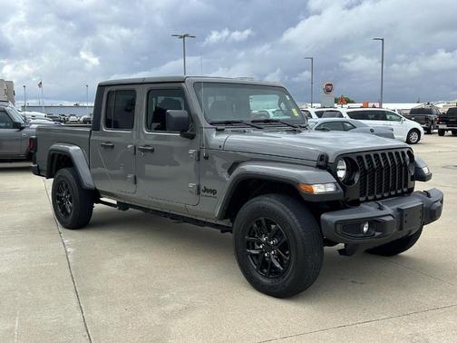 Sting Gray Clearcoat 2022 Jeep Gladiator Sport