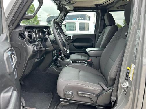 Sting Gray Clearcoat 2022 Jeep Gladiator Sport