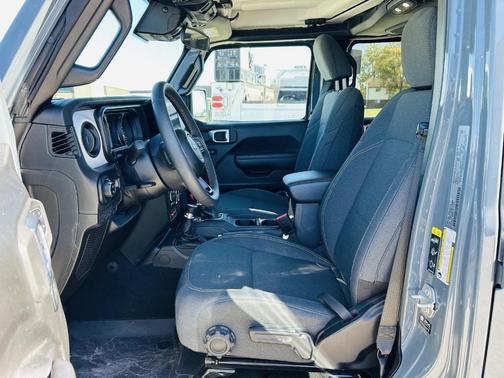 2024 Jeep Gladiator Sport