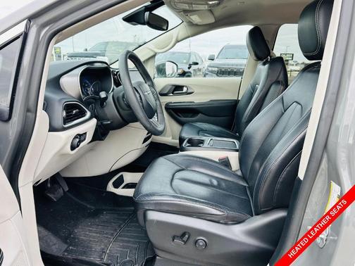 2022 Chrysler Pacifica Touring-L