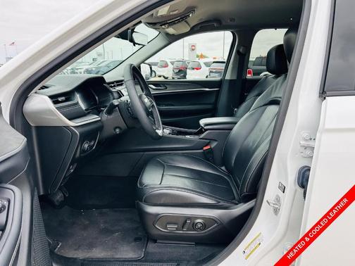 Bright White Clearcoat 2023 Jeep Grand Cherokee Limited