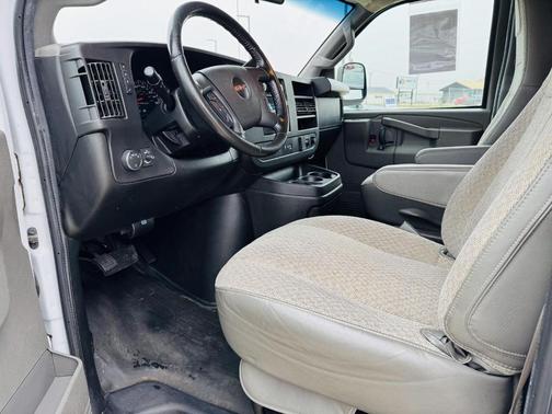 2022 GMC Savana 2500 Work Van