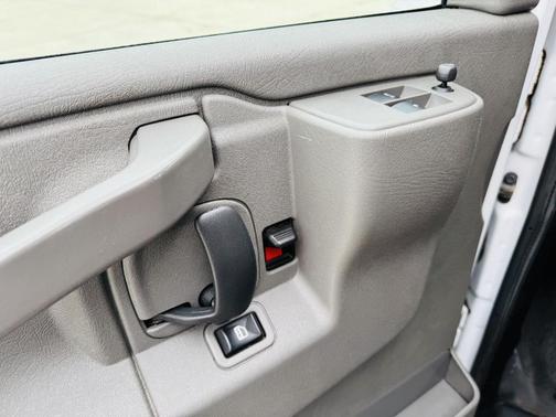 2022 GMC Savana 2500 Work Van