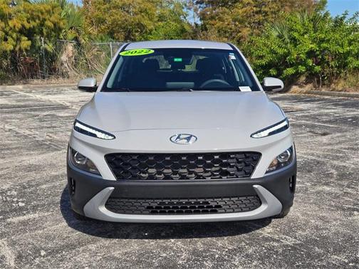 2022 Hyundai KONA SE