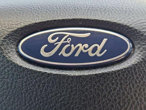 OXFORD WHITE 2020 Ford Fusion SE