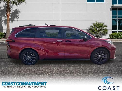 2022 Toyota Sienna XSE 7 Passenger