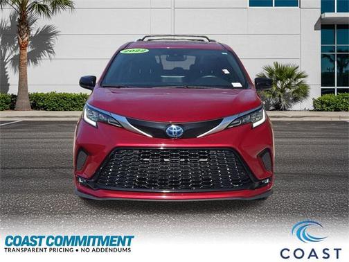 2022 Toyota Sienna XSE 7 Passenger