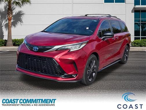 2022 Toyota Sienna XSE 7 Passenger