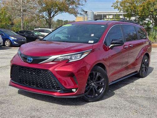 2022 Toyota Sienna XSE 7 Passenger