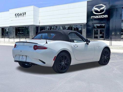 Snowflake White Pearl Mica 2026 Mazda MX-5 Miata Club