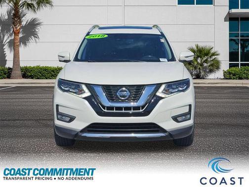 Pearl White 2018 Nissan Rogue SL