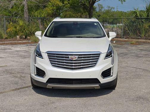 Crystal White Tricoat 2019 Cadillac XT5 Platinum