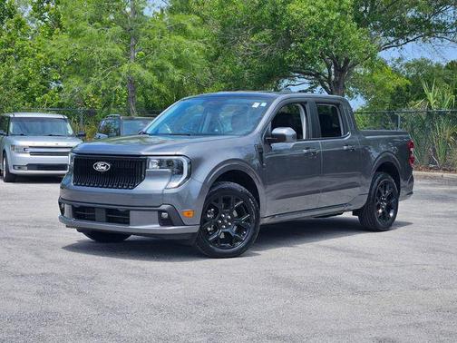 CARBONIZED GRAY METALLIC 2025 Ford Maverick Lobo Standard