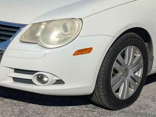 Candy White 2009 Volkswagen Eos Komfort