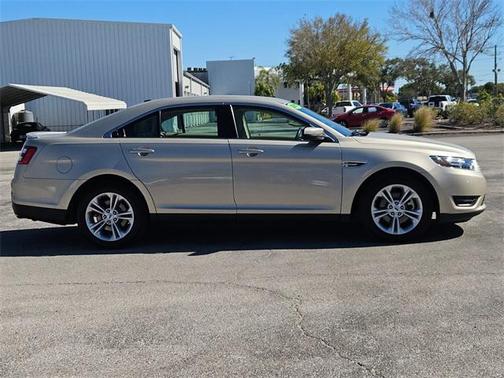 2017 Ford Taurus SEL