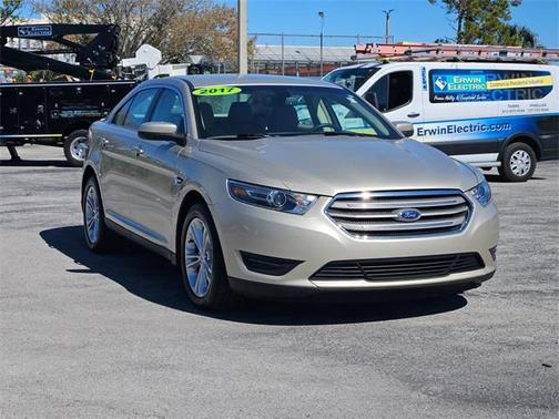 2017 Ford Taurus SEL