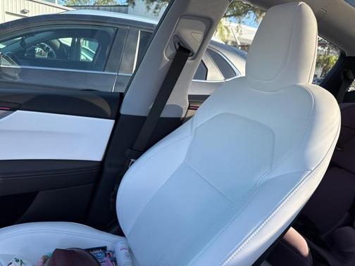 2026 Tesla Model Y Premium Rear-Wheel Drive