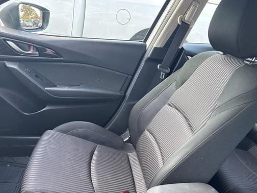 2016 Mazda Mazda3 i Touring