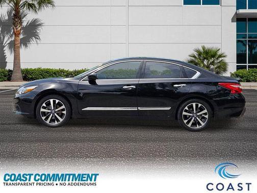Super Black 2016 Nissan Altima 2.5 SR