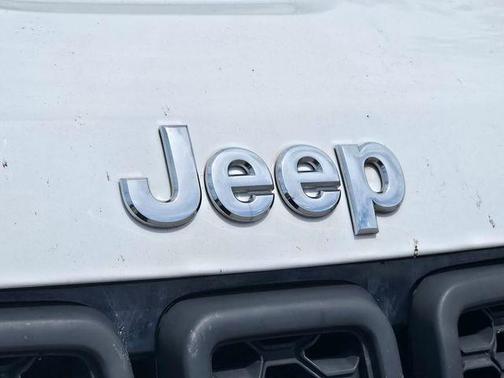 Bright White Clearcoat 2019 Jeep Grand Cherokee Overland
