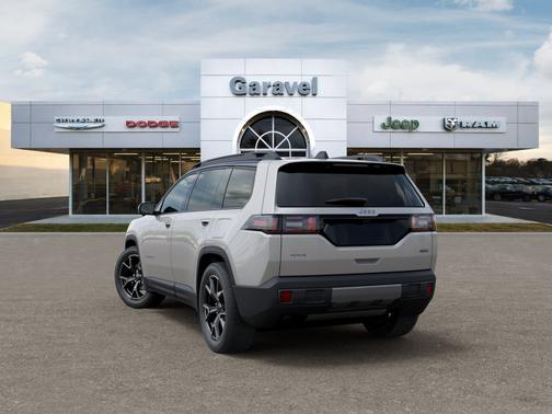 Silver Zynith Clearcoat 2026 Jeep Cherokee Overland