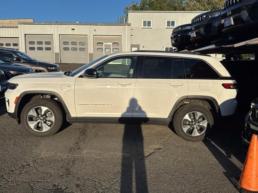 Bright White Clearcoat 2023 Jeep Grand Cherokee 4xe Base