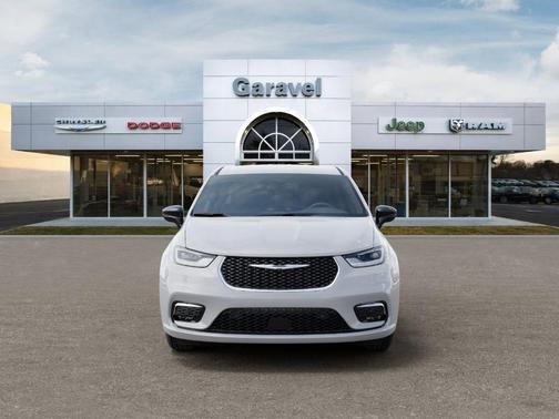 Bright White Clearcoat 2025 Chrysler Pacifica Select