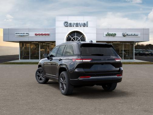 High Gloss Black 2027 Jeep Grand Cherokee Limited Reserve 4x4