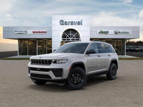 Silver Zynith 2026 Jeep Grand Cherokee Laredo