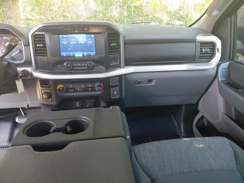 Antimatter Blue Metallic 2022 Ford F-150 XLT