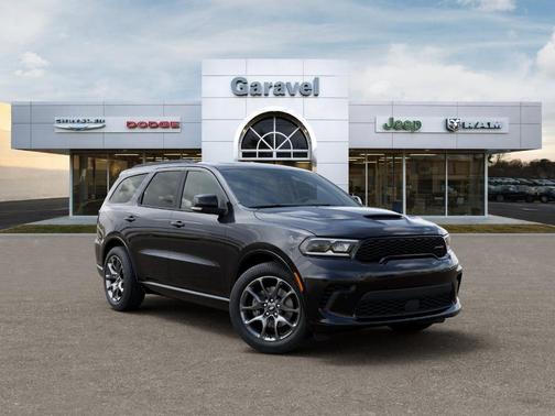 DB Black Crystal Clearcoat 2026 Dodge Durango GT Plus HEMI V8