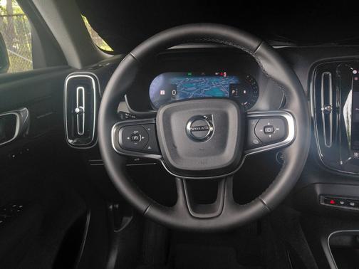 Sage Green Metallic 2025 Volvo XC40 B5 Ultra Dark Theme