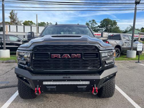 Diamond Black Crystal Pearlcoat 2023 RAM 2500 Limited